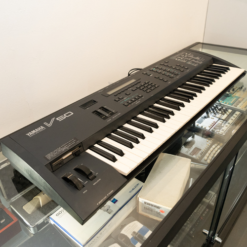 Yamaha V50 FM Synth Arranger (Used)