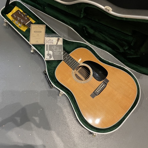 Martin D28 Dreadnought Acoustic Guitar 2003 (Used)