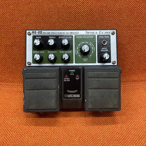 Boss RE20 Space Echo Delay Pedal (Used)